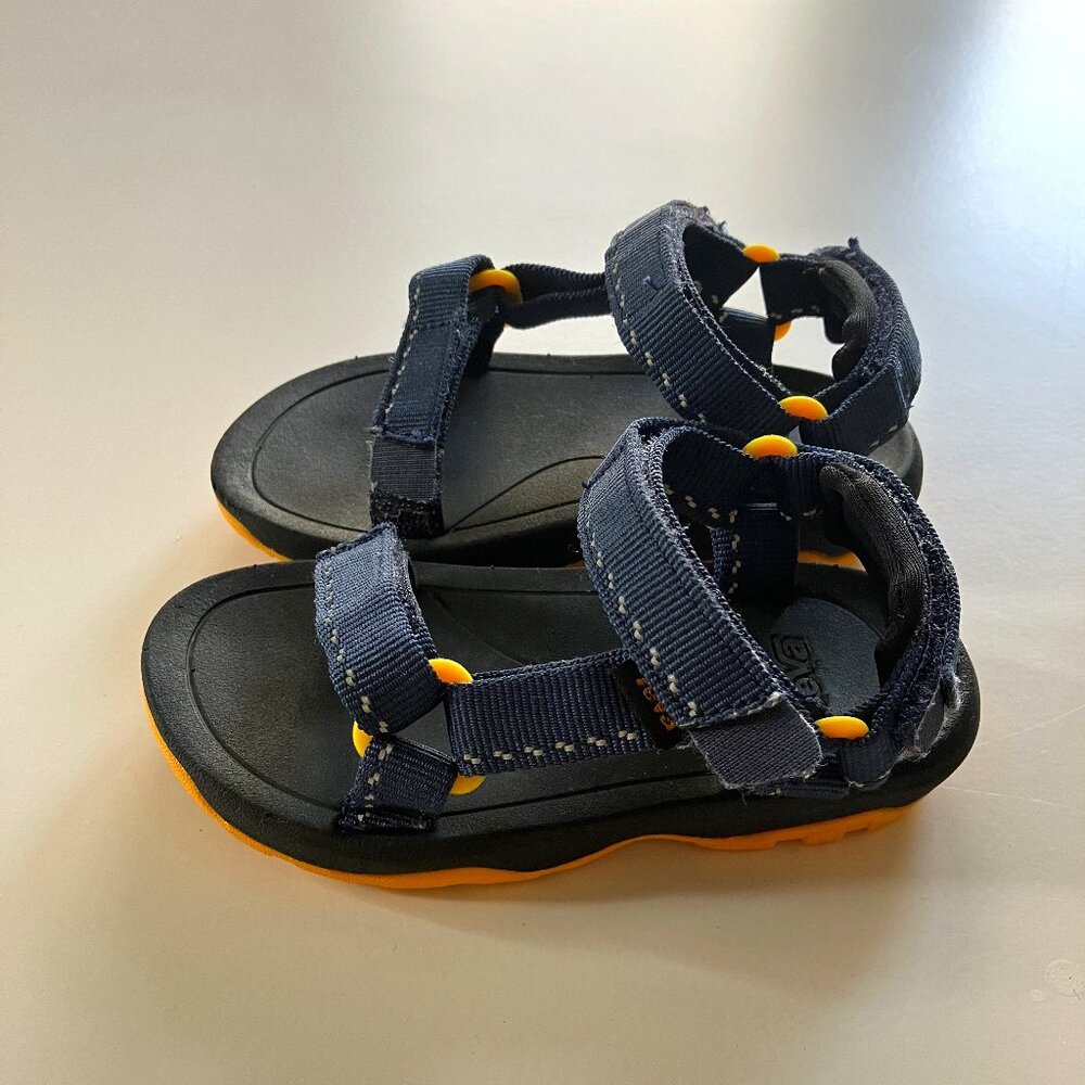 Teva Hurricane XL2 toddler sandal